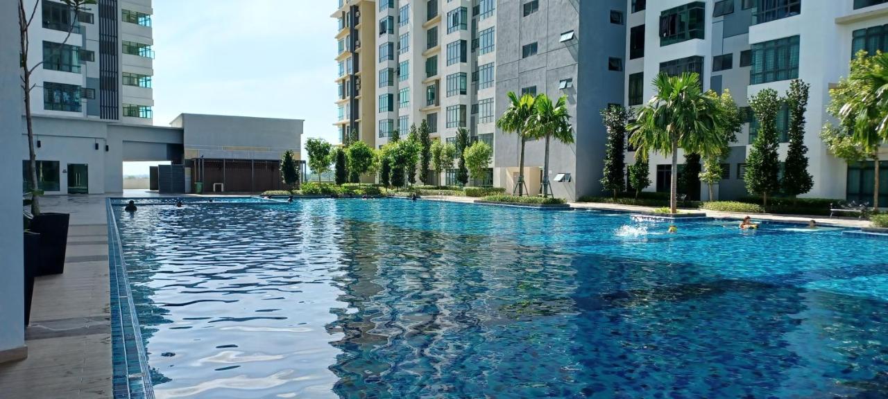 Homestay Arc Austin Hills Jb 4-5Pax Johor Bahru Exterior photo